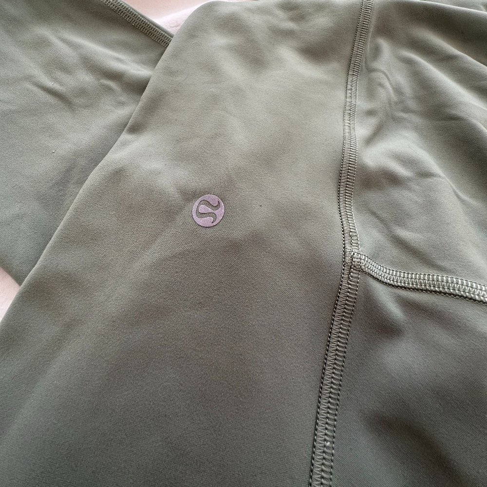 Lululemon Wunder Train High-Rise Tight 25" - Willow Green - Size 8